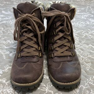 White Mountain Chocolate Lace-Up Women's Boots